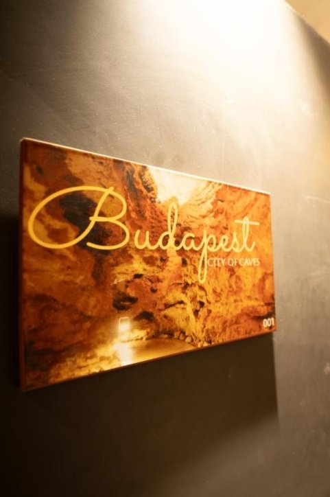 Beatiful Fun Cave-Budapest